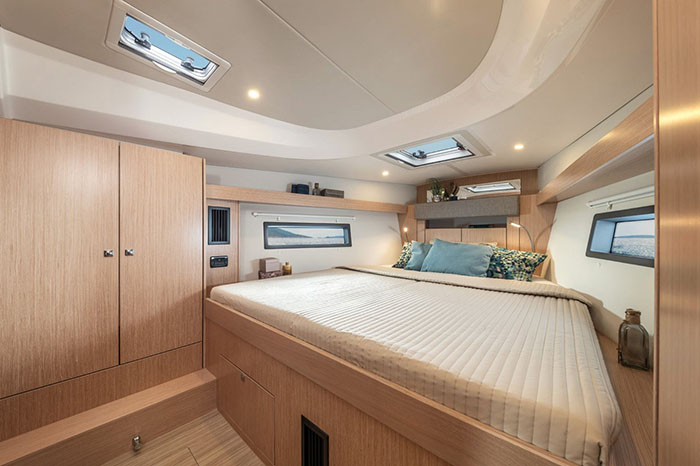 Bavaria C42 cabin forward