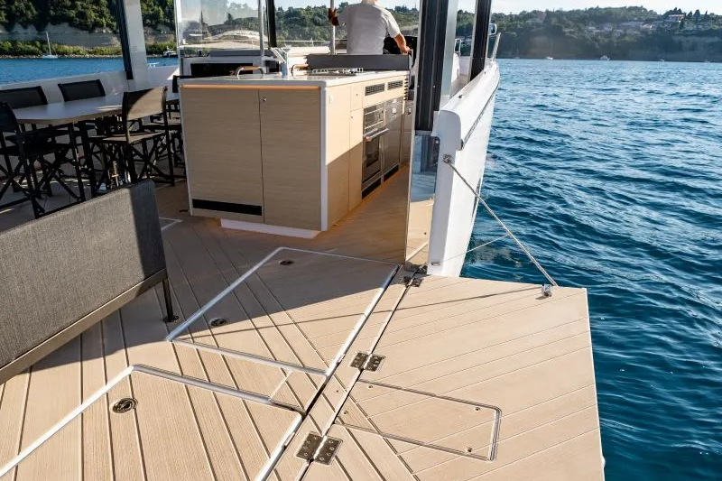 beneteau island concept back deck