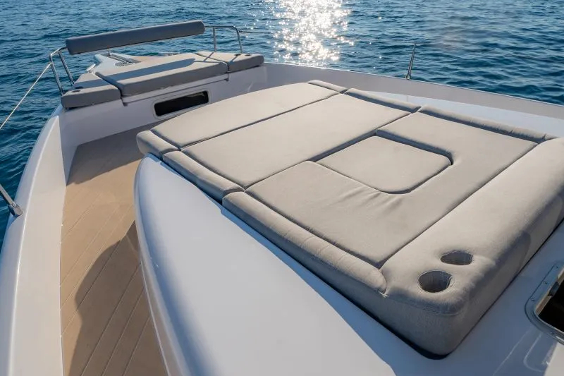 beneteau island concept front deck