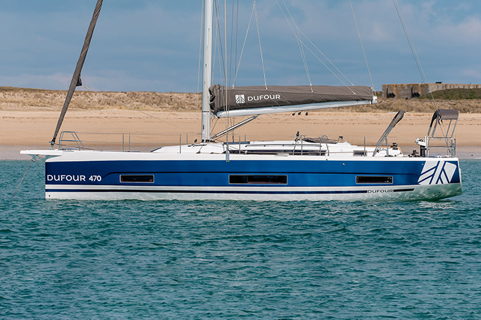 Dufour 470 at anchor 