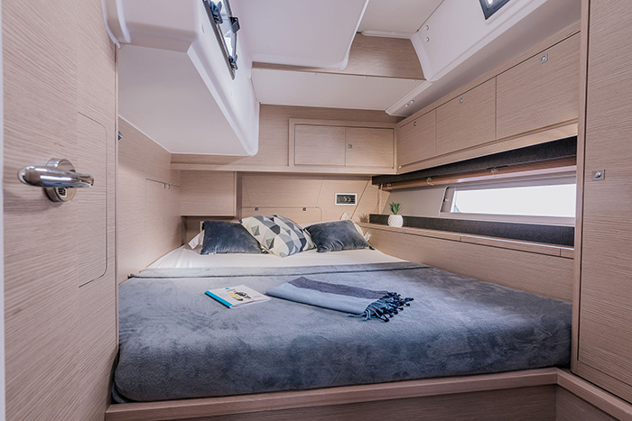 Dufour 470  cabin