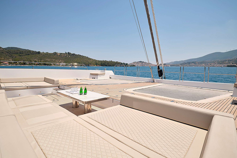 Sunreef-80-foredeck