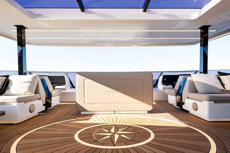 sunreef-80-power-flybridge-forward