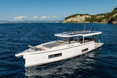 Beneteau Island Cruising Concept